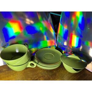 Cups (3), Saucers (7), Pouring Cup and Lid. Laguna Melmac. Green. Used.